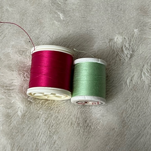 🧵🪡👭 Me & My Doll APRON SEWING KIT with 2 Thread Spools NWT craft sew create - Picture 2 of 6